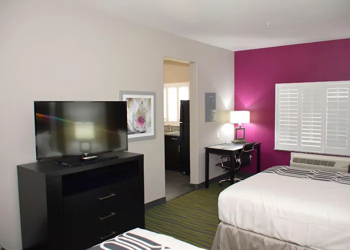 Best Western Plus Dilley Inn&Suites